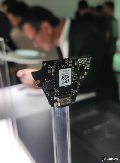 Trezor Safe 7: the whole Trezor Safe 7 circuitboard.