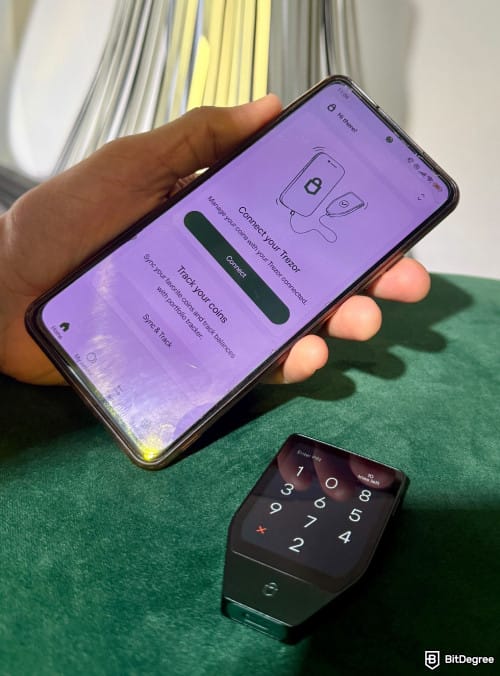 Trezor Safe 7 review: connecting a wallet to Trezor Suite.